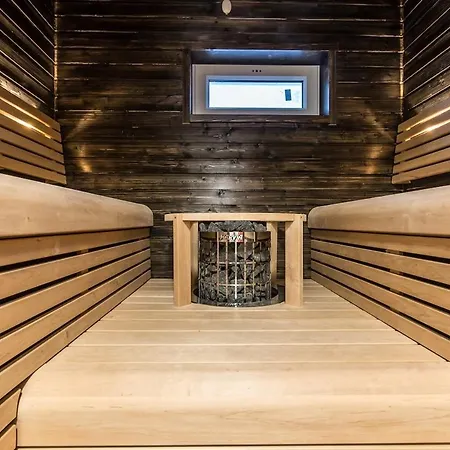 Cozy A With Private Jacuzzi! 펜션 Kittilä